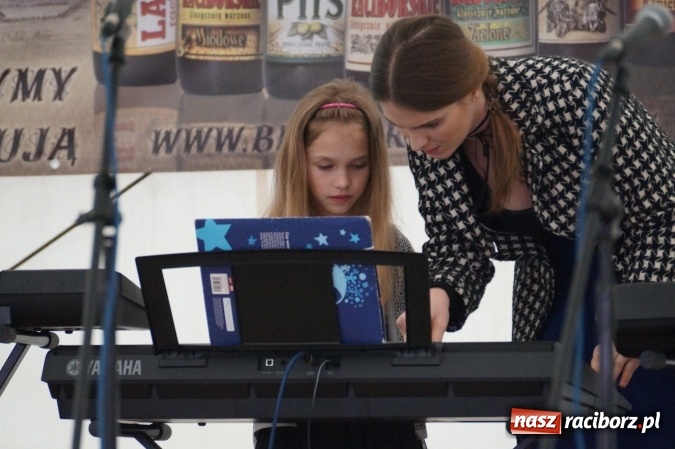 Zdjęcie w galerii na portalu naszraciborz.pl: Gmina talentów! W Nędzy rozpoczął się drugi dzień majówki wiadomości z regionu