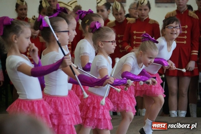 Zdjęcie w galerii na portalu naszraciborz.pl: Gmina talentów! W Nędzy rozpoczął się drugi dzień majówki wiadomości z regionu