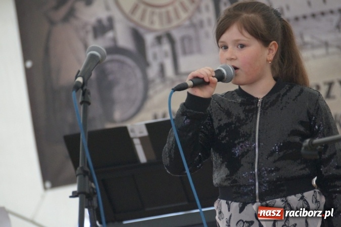 Zdjęcie w galerii na portalu naszraciborz.pl: Gmina talentów! W Nędzy rozpoczął się drugi dzień majówki wiadomości z regionu