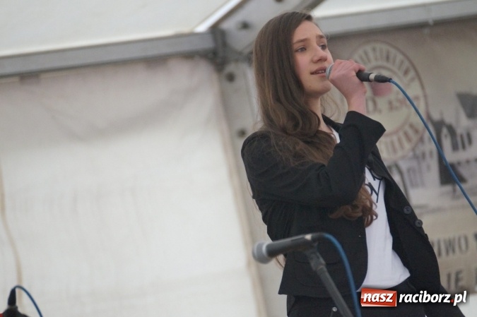 Zdjęcie w galerii na portalu naszraciborz.pl: Gmina talentów! W Nędzy rozpoczął się drugi dzień majówki wiadomości z regionu