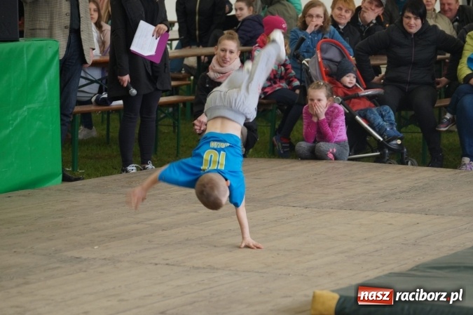 Zdjęcie w galerii na portalu naszraciborz.pl: Gmina talentów! W Nędzy rozpoczął się drugi dzień majówki wiadomości z regionu