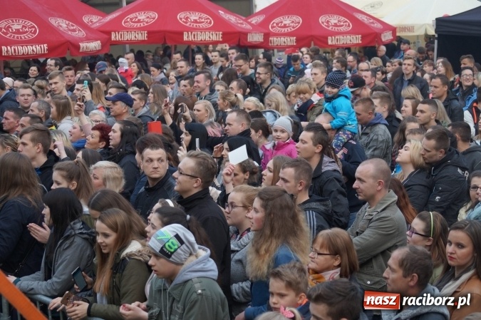 Zdjęcie w galerii na portalu naszraciborz.pl: Tłumy na disco polo w Nędzy! wiadomości z regionu