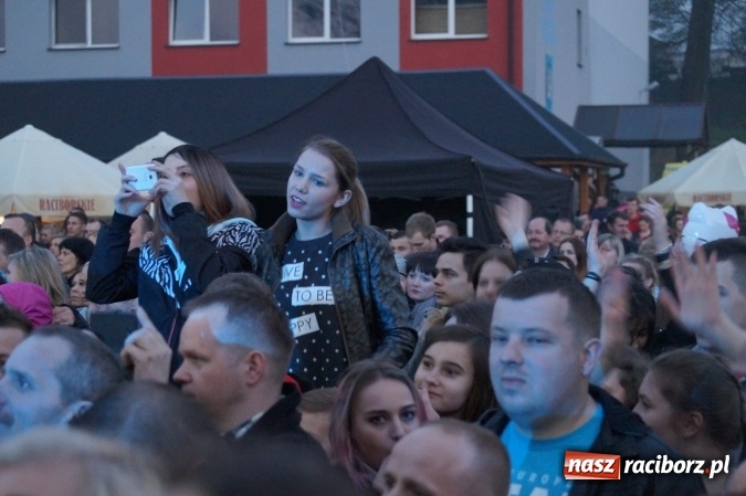 Zdjęcie w galerii na portalu naszraciborz.pl: Tłumy na disco polo w Nędzy! wiadomości z regionu