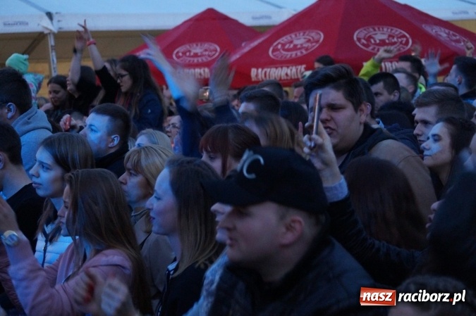 Zdjęcie w galerii na portalu naszraciborz.pl: Tłumy na disco polo w Nędzy! wiadomości z regionu