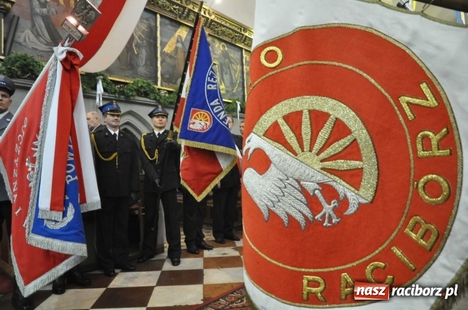 Zdjęcie w galerii na portalu naszraciborz.pl: Święto Narodowe Trzeciego Maja w Raciborzu. Uroczysta parada z udziałem ułanów wiadomości z regionu