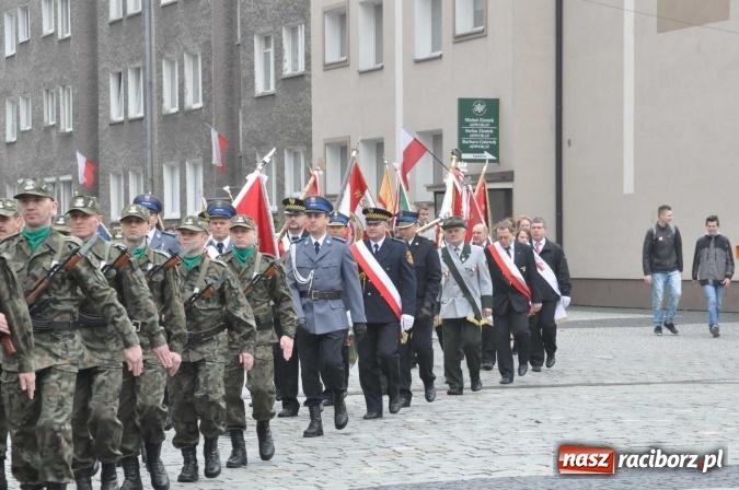 Zdjęcie w galerii na portalu naszraciborz.pl: Święto Narodowe Trzeciego Maja w Raciborzu. Uroczysta parada z udziałem ułanów wiadomości z regionu
