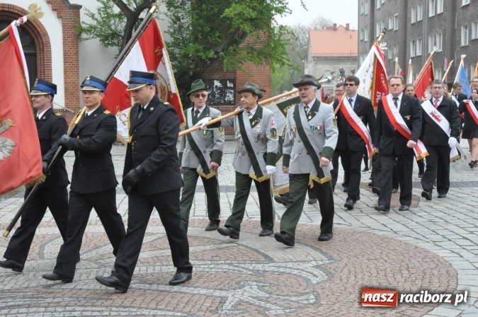 Zdjęcie w galerii na portalu naszraciborz.pl: Święto Narodowe Trzeciego Maja w Raciborzu. Uroczysta parada z udziałem ułanów wiadomości z regionu