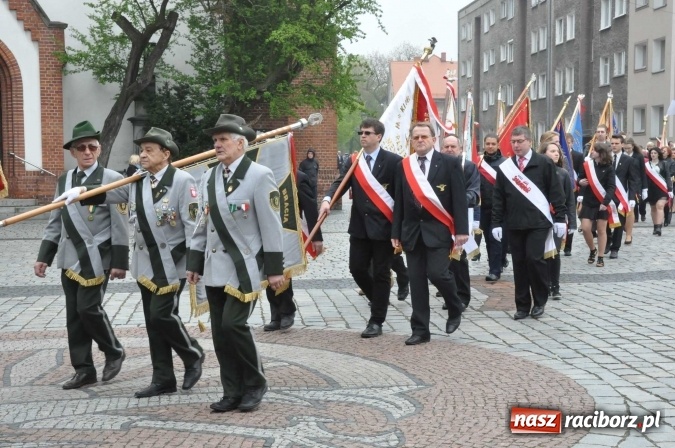 Zdjęcie w galerii na portalu naszraciborz.pl: Święto Narodowe Trzeciego Maja w Raciborzu. Uroczysta parada z udziałem ułanów wiadomości z regionu
