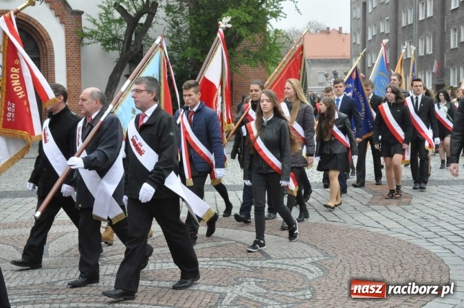 Zdjęcie w galerii na portalu naszraciborz.pl: Święto Narodowe Trzeciego Maja w Raciborzu. Uroczysta parada z udziałem ułanów wiadomości z regionu