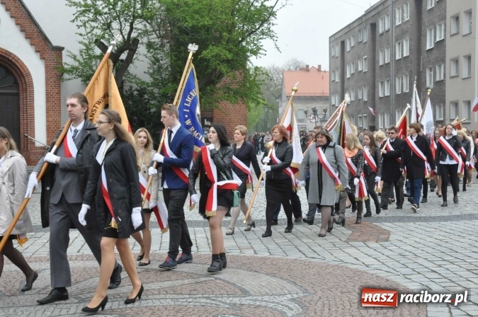 Zdjęcie w galerii na portalu naszraciborz.pl: Święto Narodowe Trzeciego Maja w Raciborzu. Uroczysta parada z udziałem ułanów wiadomości z regionu