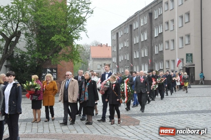 Zdjęcie w galerii na portalu naszraciborz.pl: Święto Narodowe Trzeciego Maja w Raciborzu. Uroczysta parada z udziałem ułanów wiadomości z regionu