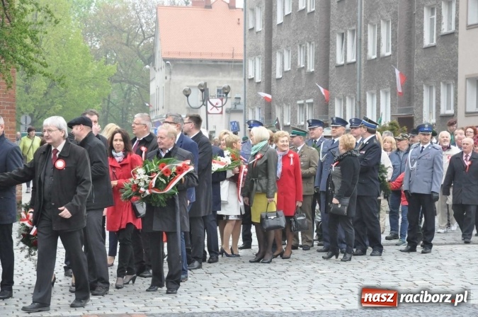 Zdjęcie w galerii na portalu naszraciborz.pl: Święto Narodowe Trzeciego Maja w Raciborzu. Uroczysta parada z udziałem ułanów wiadomości z regionu