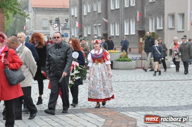 Zdjęcie w galerii na portalu naszraciborz.pl: Święto Narodowe Trzeciego Maja w Raciborzu. Uroczysta parada z udziałem ułanów wiadomości z regionu