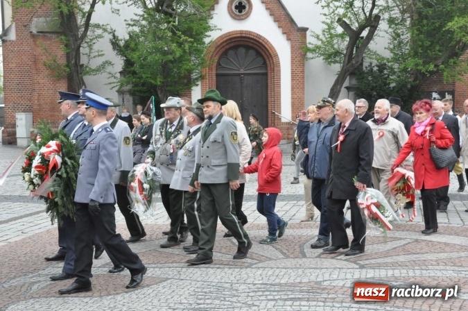 Zdjęcie w galerii na portalu naszraciborz.pl: Święto Narodowe Trzeciego Maja w Raciborzu. Uroczysta parada z udziałem ułanów wiadomości z regionu