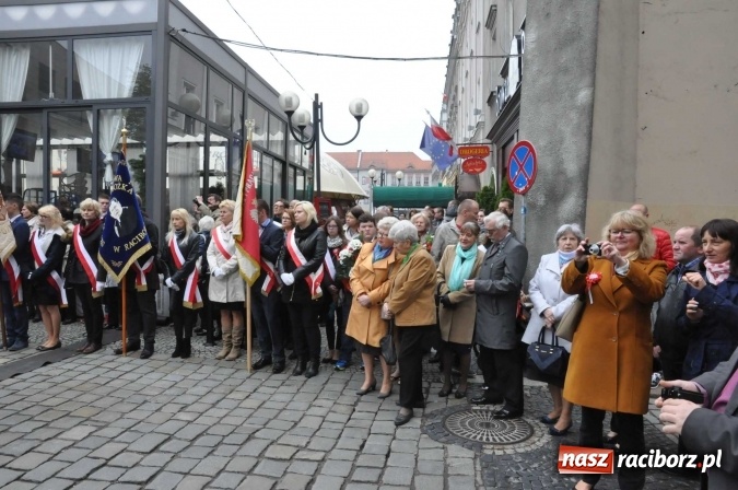 Zdjęcie w galerii na portalu naszraciborz.pl: Święto Narodowe Trzeciego Maja w Raciborzu. Uroczysta parada z udziałem ułanów wiadomości z regionu
