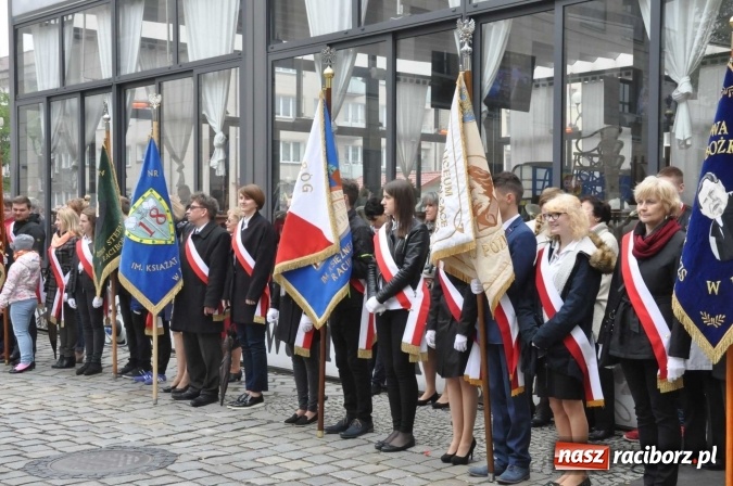 Zdjęcie w galerii na portalu naszraciborz.pl: Święto Narodowe Trzeciego Maja w Raciborzu. Uroczysta parada z udziałem ułanów wiadomości z regionu