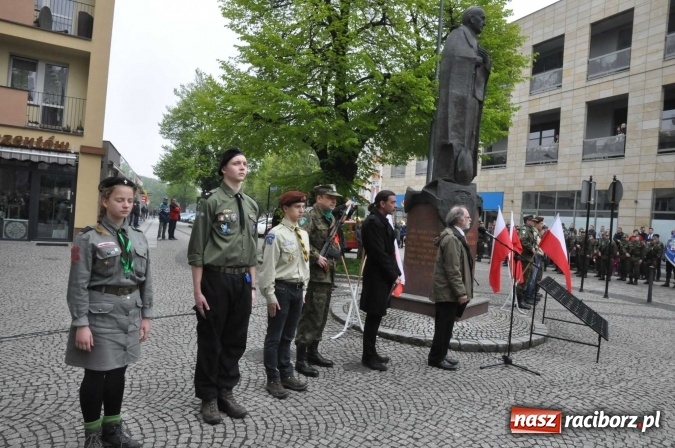 Zdjęcie w galerii na portalu naszraciborz.pl: Święto Narodowe Trzeciego Maja w Raciborzu. Uroczysta parada z udziałem ułanów wiadomości z regionu
