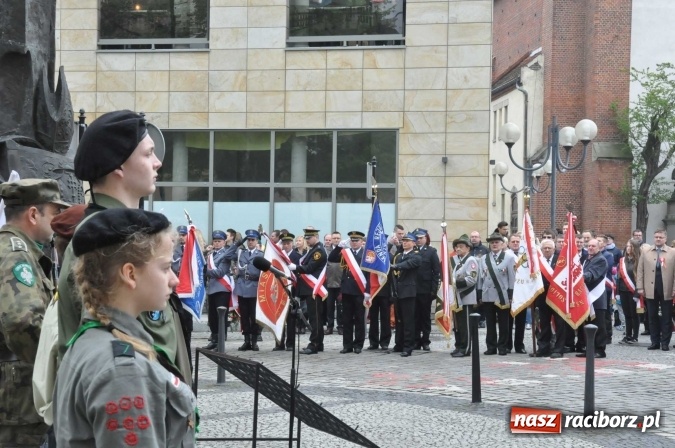 Zdjęcie w galerii na portalu naszraciborz.pl: Święto Narodowe Trzeciego Maja w Raciborzu. Uroczysta parada z udziałem ułanów wiadomości z regionu