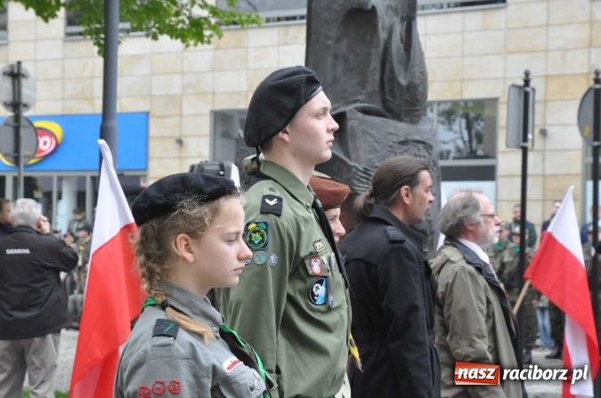 Zdjęcie w galerii na portalu naszraciborz.pl: Święto Narodowe Trzeciego Maja w Raciborzu. Uroczysta parada z udziałem ułanów wiadomości z regionu