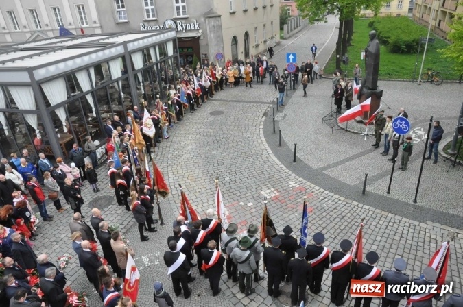 Zdjęcie w galerii na portalu naszraciborz.pl: Święto Narodowe Trzeciego Maja w Raciborzu. Uroczysta parada z udziałem ułanów wiadomości z regionu