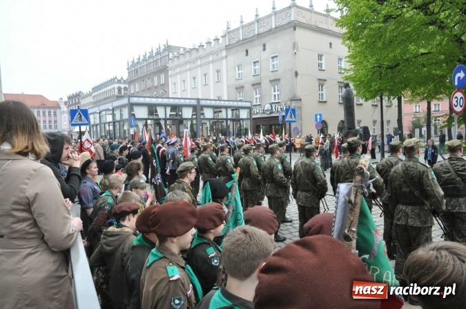 Zdjęcie w galerii na portalu naszraciborz.pl: Święto Narodowe Trzeciego Maja w Raciborzu. Uroczysta parada z udziałem ułanów wiadomości z regionu