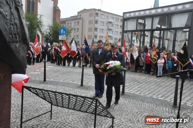 Zdjęcie w galerii na portalu naszraciborz.pl: Święto Narodowe Trzeciego Maja w Raciborzu. Uroczysta parada z udziałem ułanów wiadomości z regionu