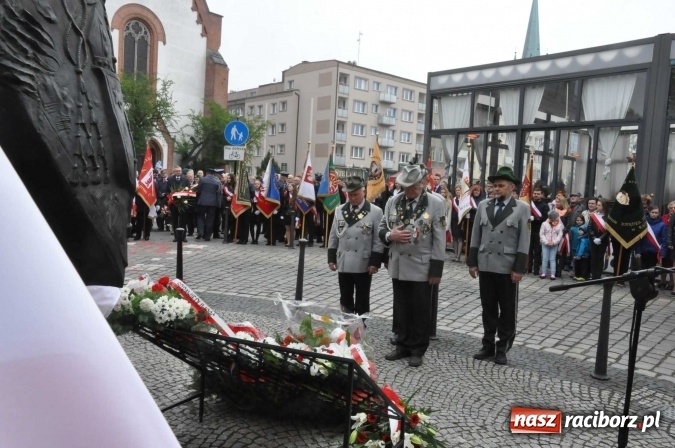 Zdjęcie w galerii na portalu naszraciborz.pl: Święto Narodowe Trzeciego Maja w Raciborzu. Uroczysta parada z udziałem ułanów wiadomości z regionu
