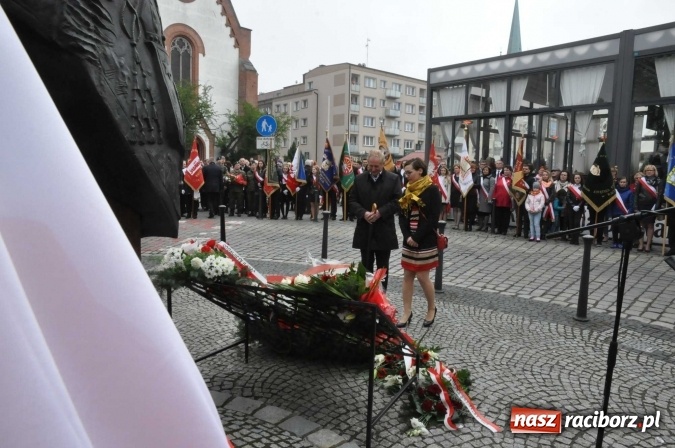 Zdjęcie w galerii na portalu naszraciborz.pl: Święto Narodowe Trzeciego Maja w Raciborzu. Uroczysta parada z udziałem ułanów wiadomości z regionu