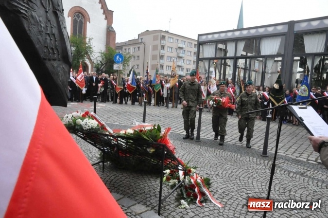 Zdjęcie w galerii na portalu naszraciborz.pl: Święto Narodowe Trzeciego Maja w Raciborzu. Uroczysta parada z udziałem ułanów wiadomości z regionu