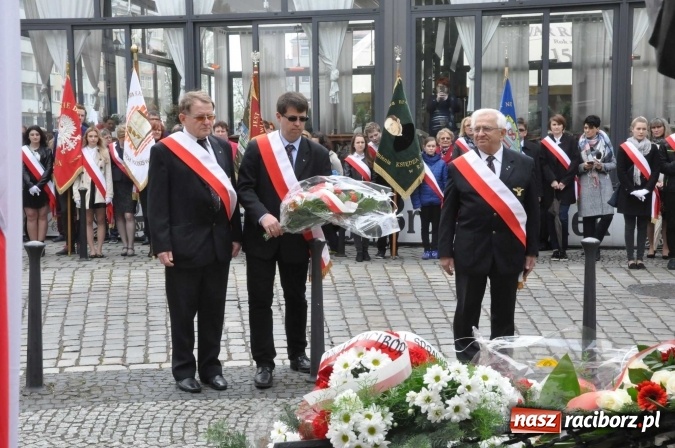 Zdjęcie w galerii na portalu naszraciborz.pl: Święto Narodowe Trzeciego Maja w Raciborzu. Uroczysta parada z udziałem ułanów wiadomości z regionu