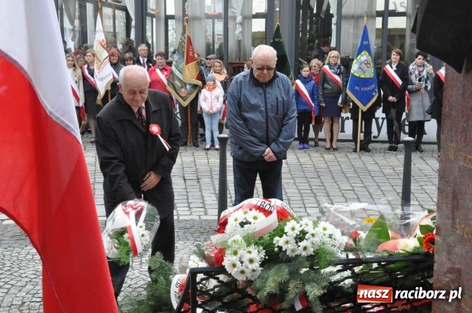 Zdjęcie w galerii na portalu naszraciborz.pl: Święto Narodowe Trzeciego Maja w Raciborzu. Uroczysta parada z udziałem ułanów wiadomości z regionu