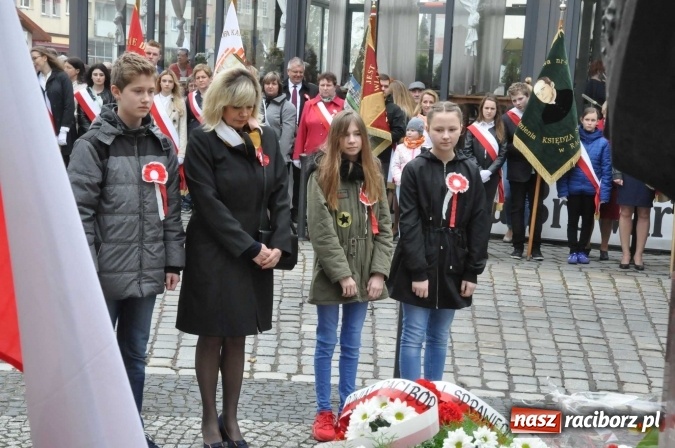 Zdjęcie w galerii na portalu naszraciborz.pl: Święto Narodowe Trzeciego Maja w Raciborzu. Uroczysta parada z udziałem ułanów wiadomości z regionu