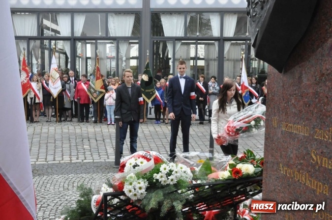 Zdjęcie w galerii na portalu naszraciborz.pl: Święto Narodowe Trzeciego Maja w Raciborzu. Uroczysta parada z udziałem ułanów wiadomości z regionu