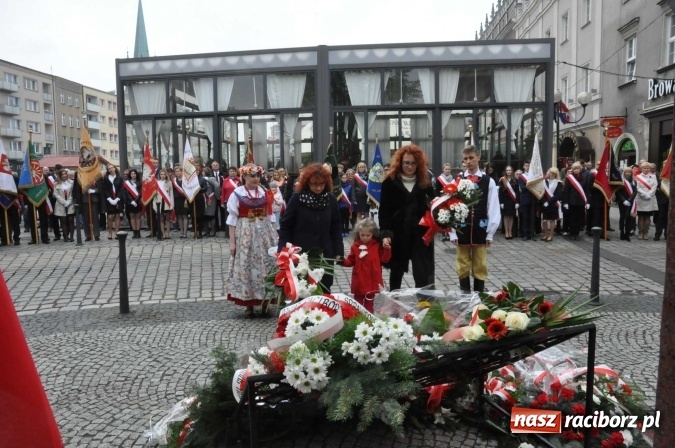 Zdjęcie w galerii na portalu naszraciborz.pl: Święto Narodowe Trzeciego Maja w Raciborzu. Uroczysta parada z udziałem ułanów wiadomości z regionu