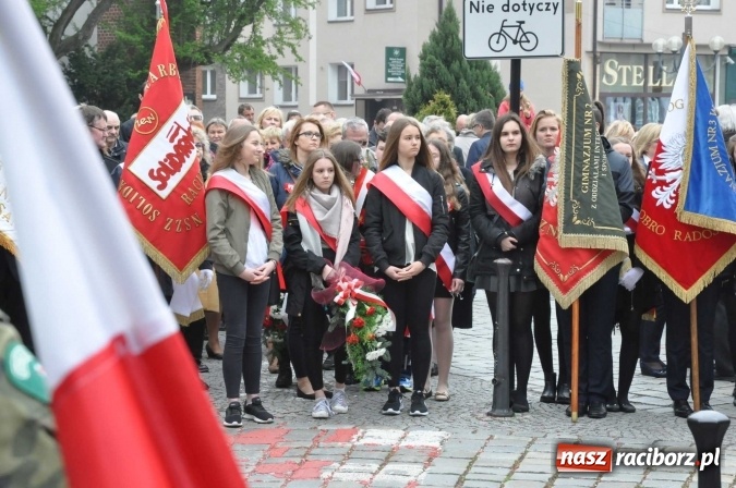 Zdjęcie w galerii na portalu naszraciborz.pl: Święto Narodowe Trzeciego Maja w Raciborzu. Uroczysta parada z udziałem ułanów wiadomości z regionu