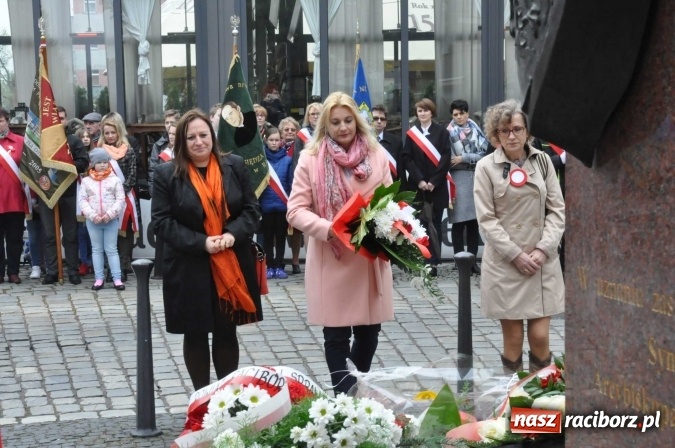 Zdjęcie w galerii na portalu naszraciborz.pl: Święto Narodowe Trzeciego Maja w Raciborzu. Uroczysta parada z udziałem ułanów wiadomości z regionu