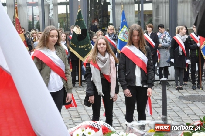 Zdjęcie w galerii na portalu naszraciborz.pl: Święto Narodowe Trzeciego Maja w Raciborzu. Uroczysta parada z udziałem ułanów wiadomości z regionu
