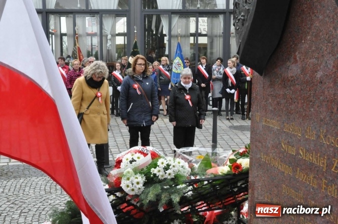 Zdjęcie w galerii na portalu naszraciborz.pl: Święto Narodowe Trzeciego Maja w Raciborzu. Uroczysta parada z udziałem ułanów wiadomości z regionu