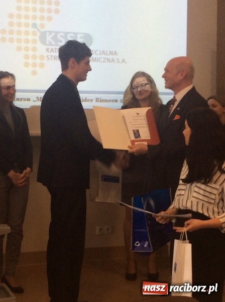 Zdjęcie w galerii na portalu naszraciborz.pl: Paweł Plottek - Młodzieżowy Lider Biznesu z Raciborza wiadomości z regionu