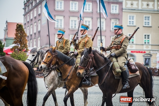 Zdjęcie w galerii na portalu naszraciborz.pl: Witaj maj, piękny maj, U Polaków błogi raj... wiadomości z regionu