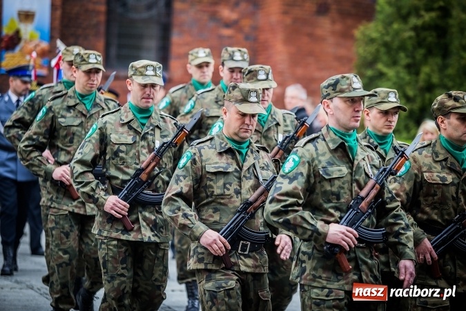 Zdjęcie w galerii na portalu naszraciborz.pl: Witaj maj, piękny maj, U Polaków błogi raj... wiadomości z regionu
