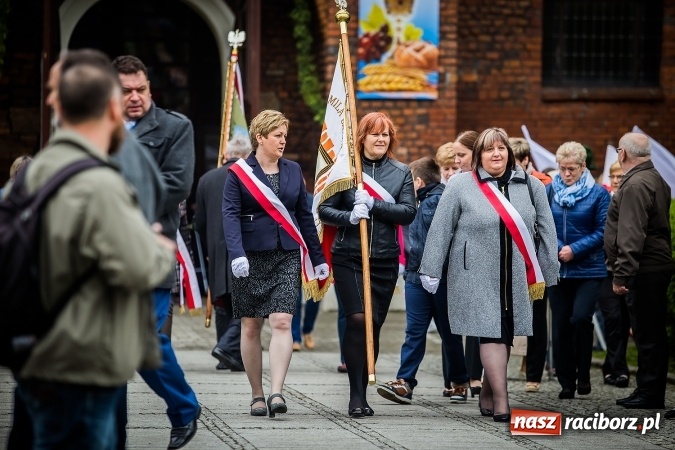Zdjęcie w galerii na portalu naszraciborz.pl: Witaj maj, piękny maj, U Polaków błogi raj... wiadomości z regionu