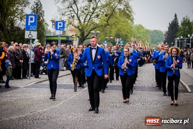 Zdjęcie w galerii na portalu naszraciborz.pl: Witaj maj, piękny maj, U Polaków błogi raj... wiadomości z regionu