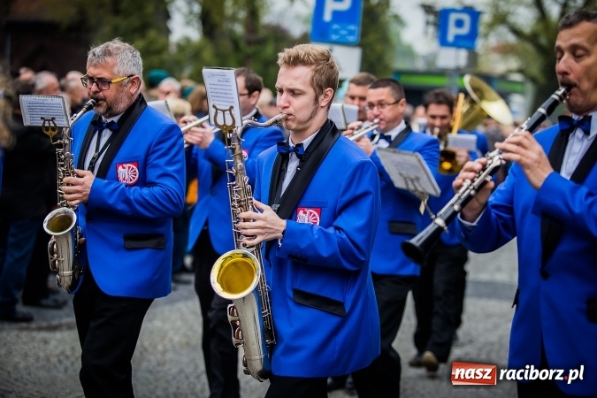 Zdjęcie w galerii na portalu naszraciborz.pl: Witaj maj, piękny maj, U Polaków błogi raj... wiadomości z regionu