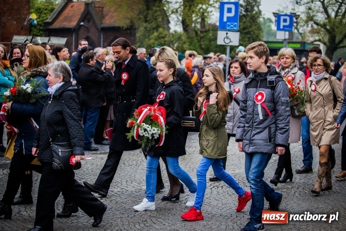 Zdjęcie w galerii na portalu naszraciborz.pl: Witaj maj, piękny maj, U Polaków błogi raj... wiadomości z regionu