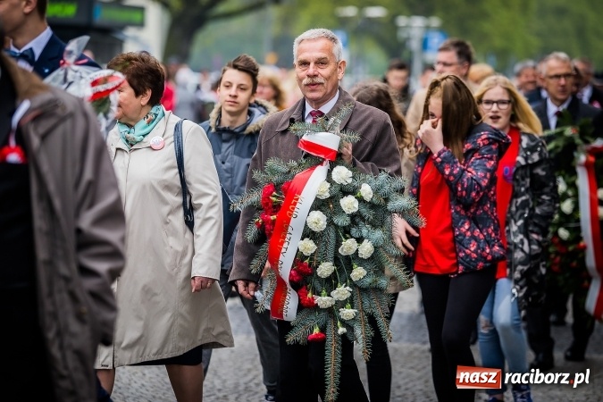 Zdjęcie w galerii na portalu naszraciborz.pl: Witaj maj, piękny maj, U Polaków błogi raj... wiadomości z regionu