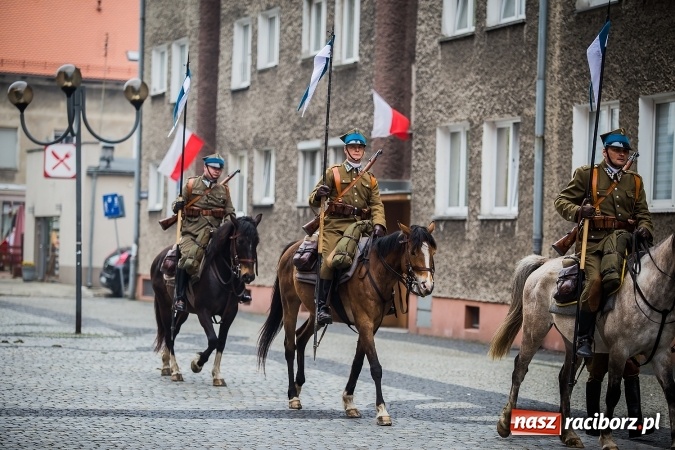 Zdjęcie w galerii na portalu naszraciborz.pl: Witaj maj, piękny maj, U Polaków błogi raj... wiadomości z regionu