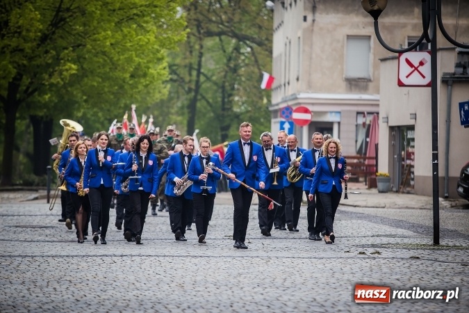 Zdjęcie w galerii na portalu naszraciborz.pl: Witaj maj, piękny maj, U Polaków błogi raj... wiadomości z regionu