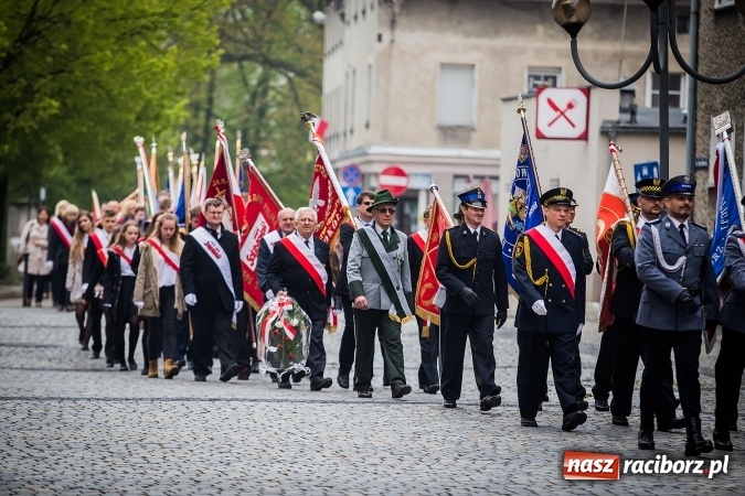 Zdjęcie w galerii na portalu naszraciborz.pl: Witaj maj, piękny maj, U Polaków błogi raj... wiadomości z regionu