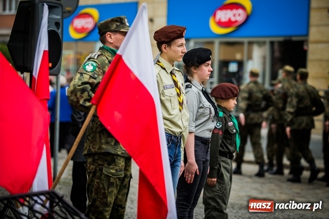 Zdjęcie w galerii na portalu naszraciborz.pl: Witaj maj, piękny maj, U Polaków błogi raj... wiadomości z regionu